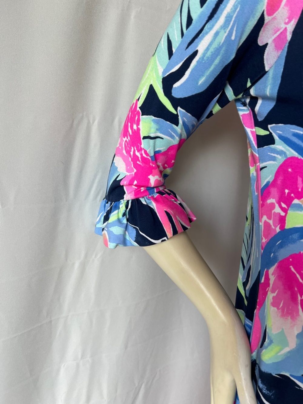 Lilly Pulitzer Sophie Ruffle Shift Dress in “High Tide Navy Tropicolada” print - Picture 3 of 7